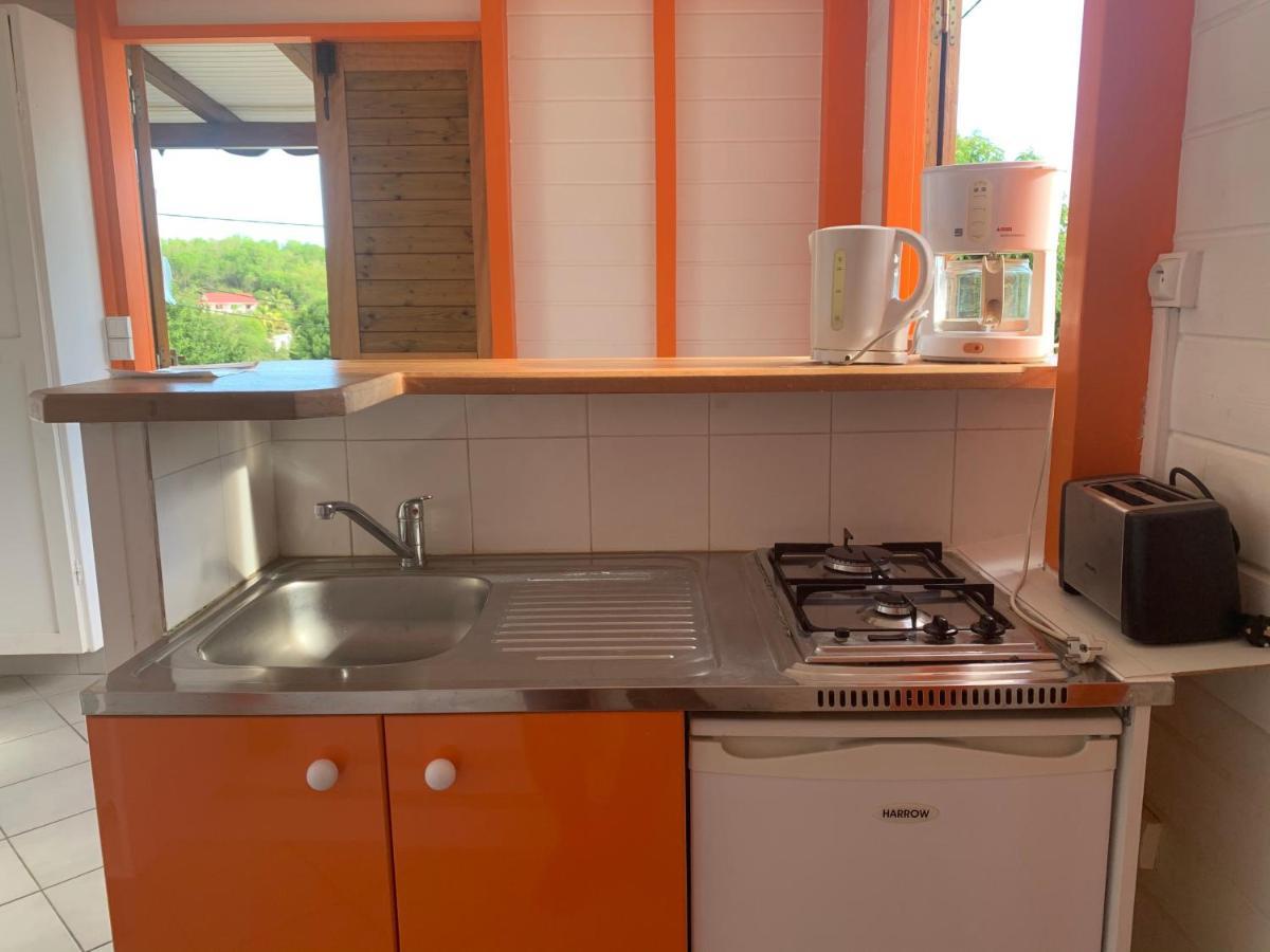 Bungalow Les Cerisiers Bouillante Eksteriør billede